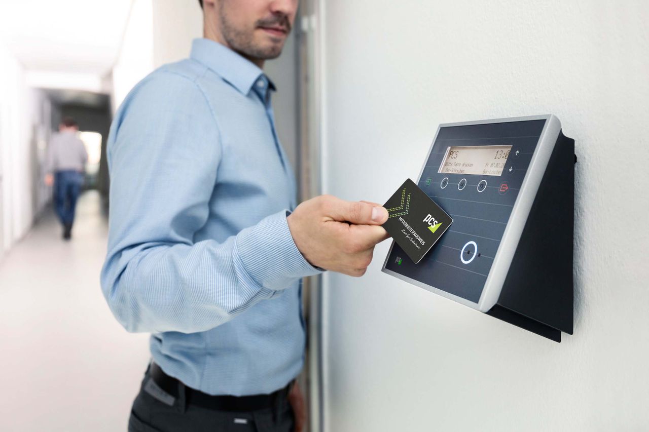 Attendance Automation: Biometric vs. App-Based Tracking